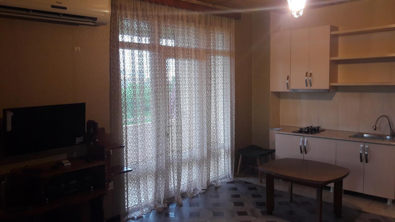 Guest House Amo Batumi Exterior foto